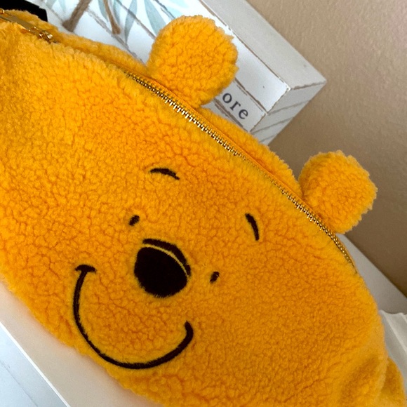 NWT!🍯 Adorable Disney’s Winnie the Pooh Fanny Pack! - Picture 2 of 6